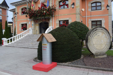 El Ayuntamiento instala buzones reales ...