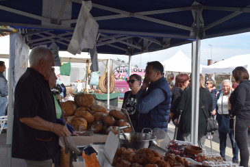 Productores y artesanos participan este ...