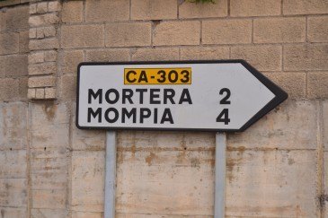 La carretera entre Liencres y Mortera ...